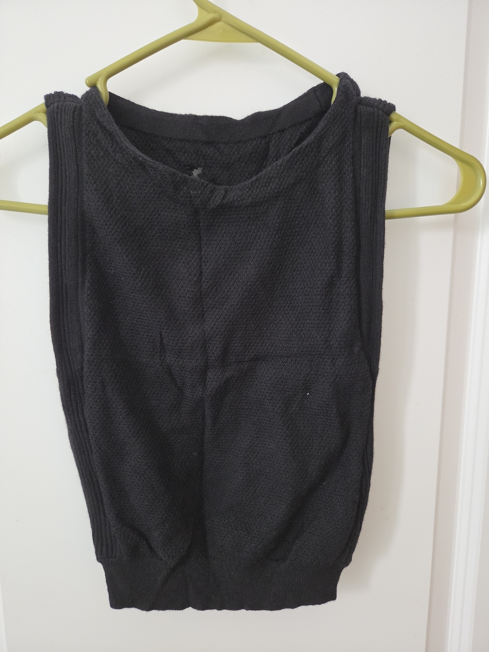 Alice + Olivia Black Textured Knit Sleeveless Tank